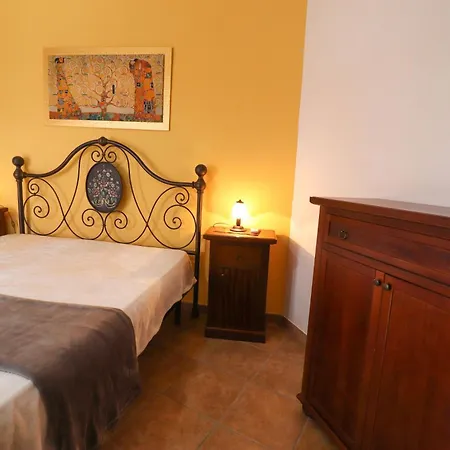 Casa Samira A * אוטרנטו